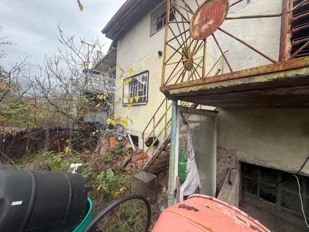 Парцел с къща - гр. Бургас, Бургас – photo 4