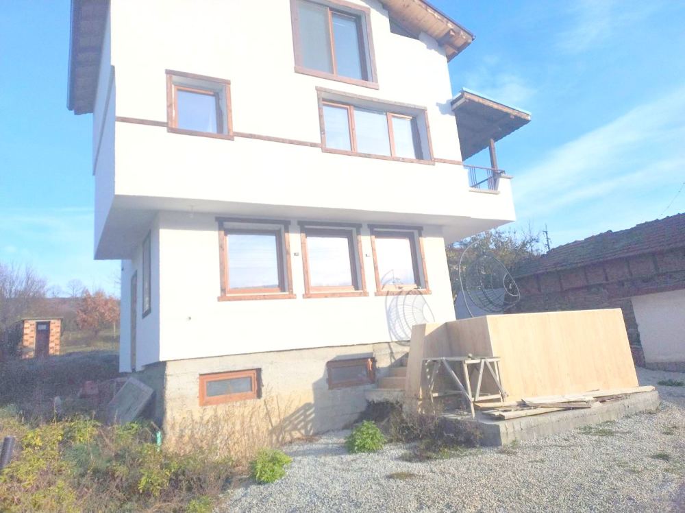 Къща с парцел - с. Голец, Ловеч – photo 4