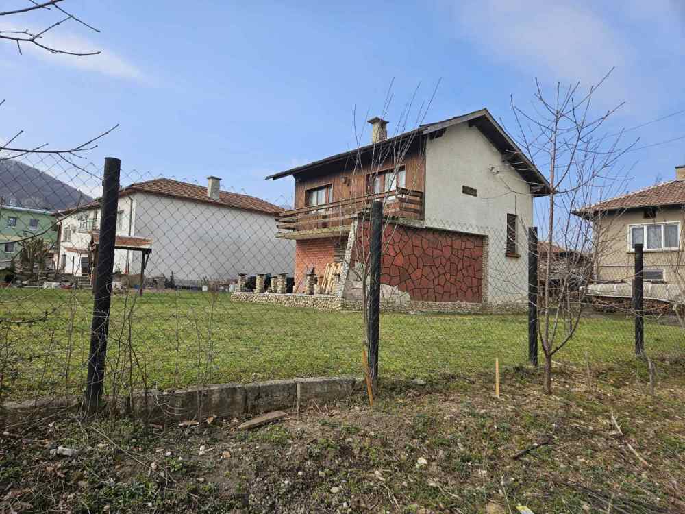 Парцел с къща - с. Врачеш, София окръг – photo 3