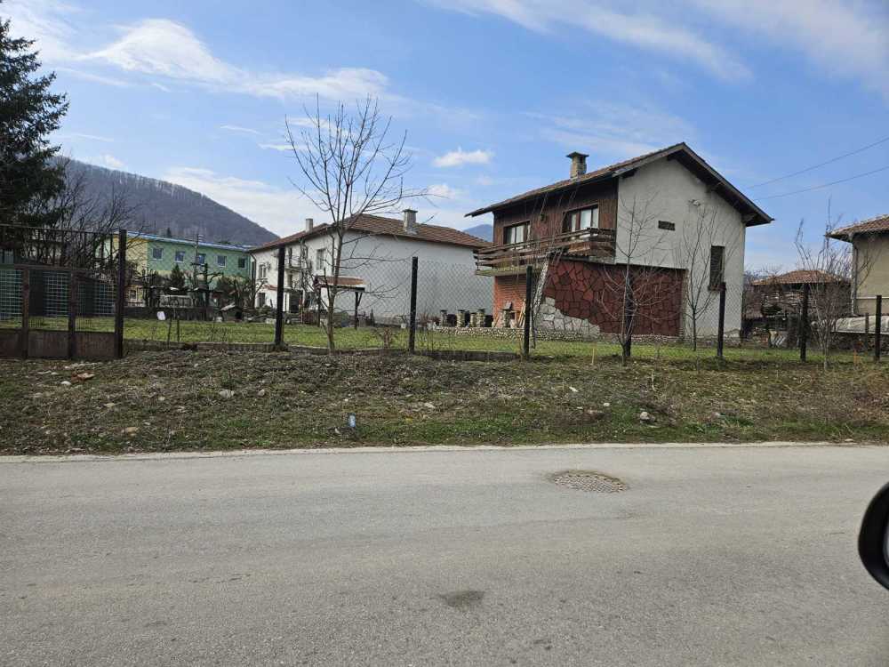 Парцел с къща - с. Врачеш, София окръг – photo 4